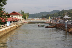 "Wyspa Skarbów", odc. 11 BORNEO