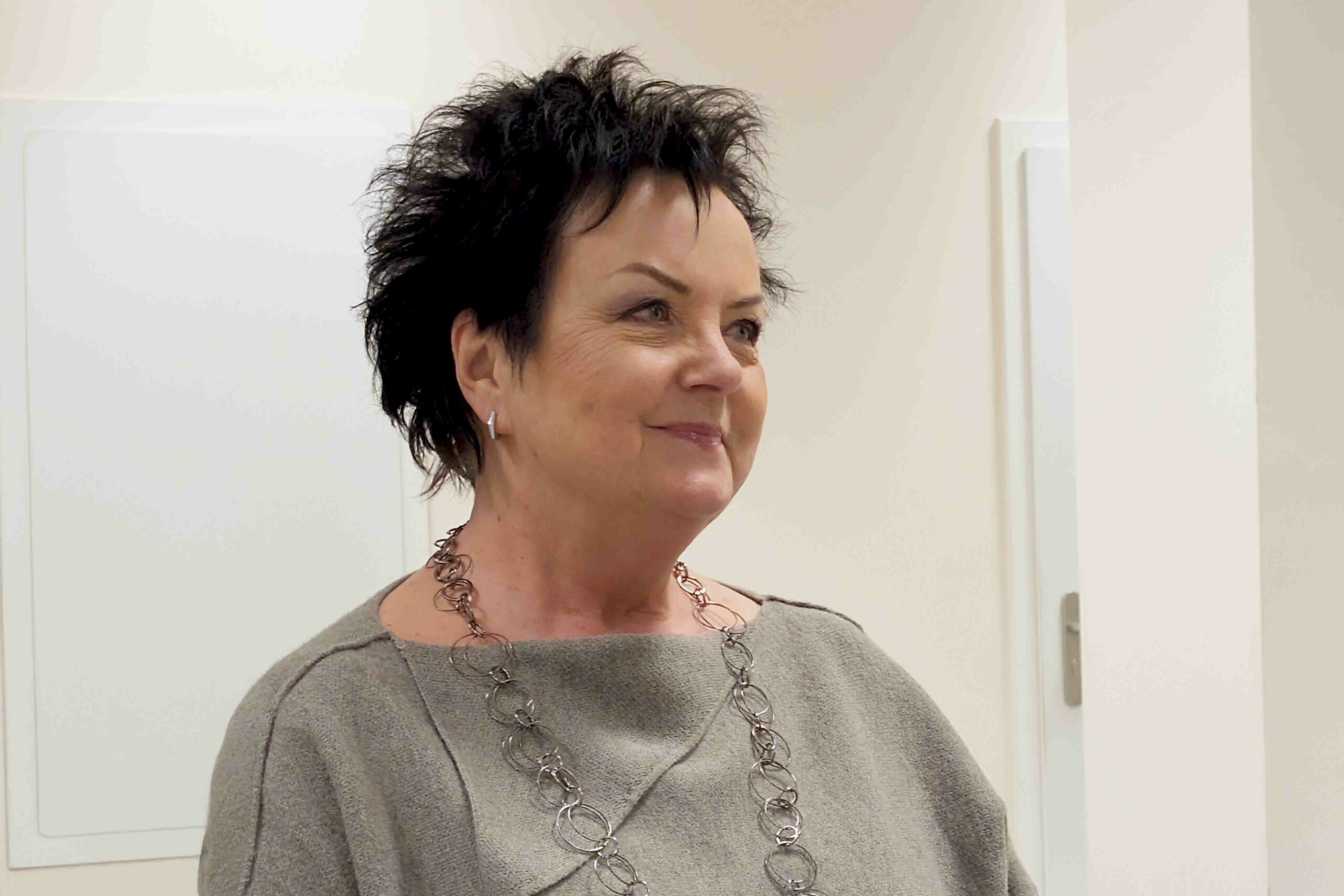 Zdjęcie przedstawia prof. dr hab. Ewę Kołodziejek.